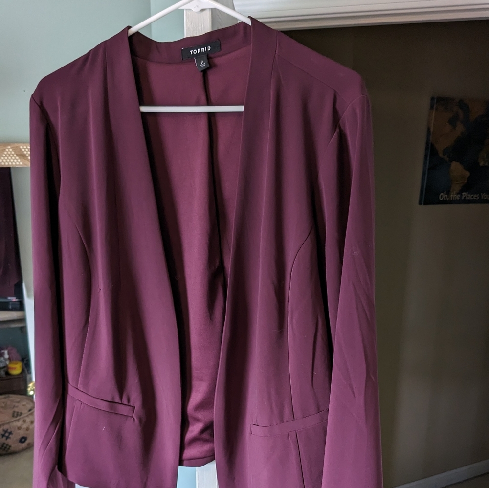 Torrid size 2 women's blazer in plum